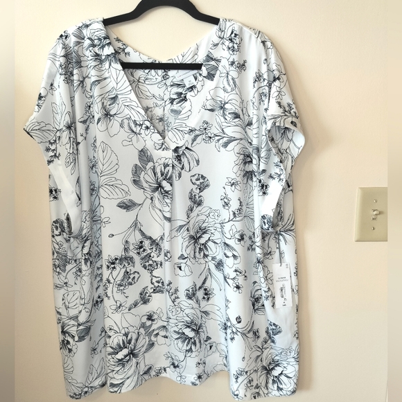 Liz Claiborne Floral Pattern Blouse - Picture 3 of 8